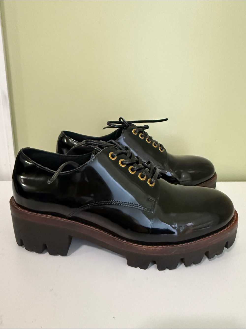 Jeffrey Campbell Black Patent Lug-Sole Lace-Up Oxfords size 8 women H14N19